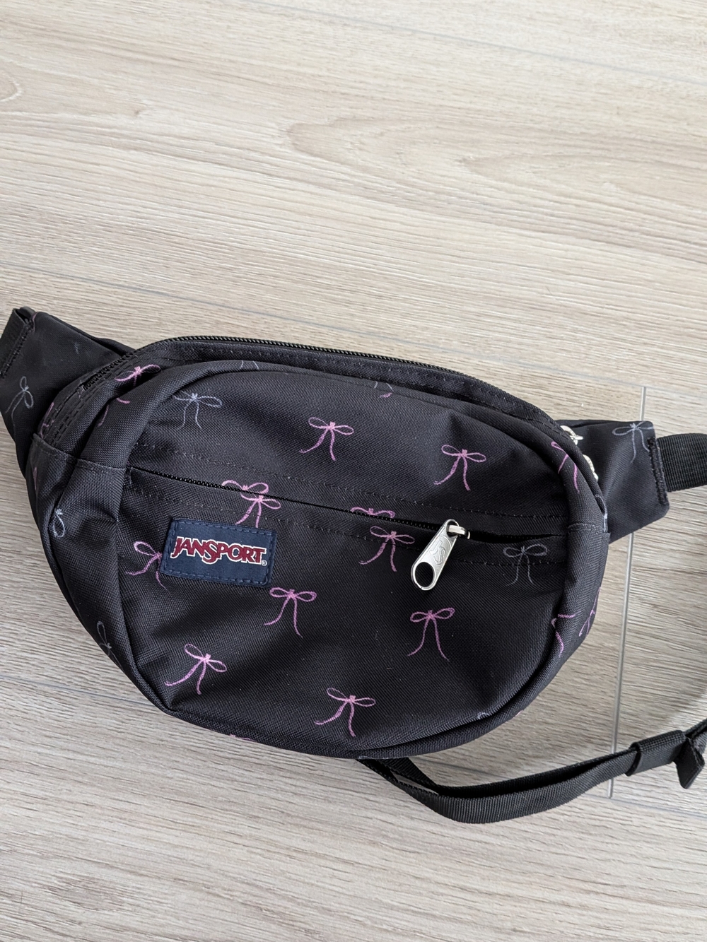 JanSport Fifth Avenue Waistpack with Bow Prints Fanny Pack Hip Bag 2.5 L